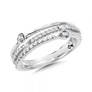 14K White Gold Diamond Ring