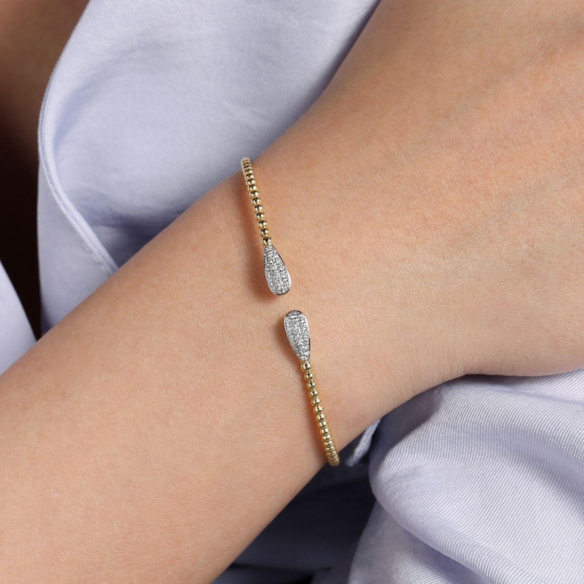 14K Yellow Gold Bujukan Bead Cuff Bracelet with Diamond Pavé Teardrops - Image 4