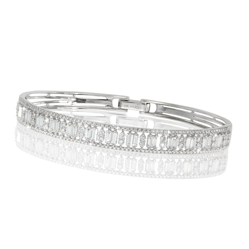 18K White Gold Diamond Bangle