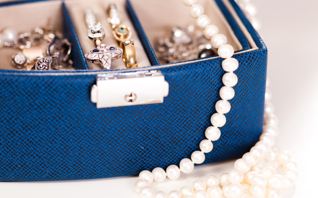 How To Clean Pearl Jewelry