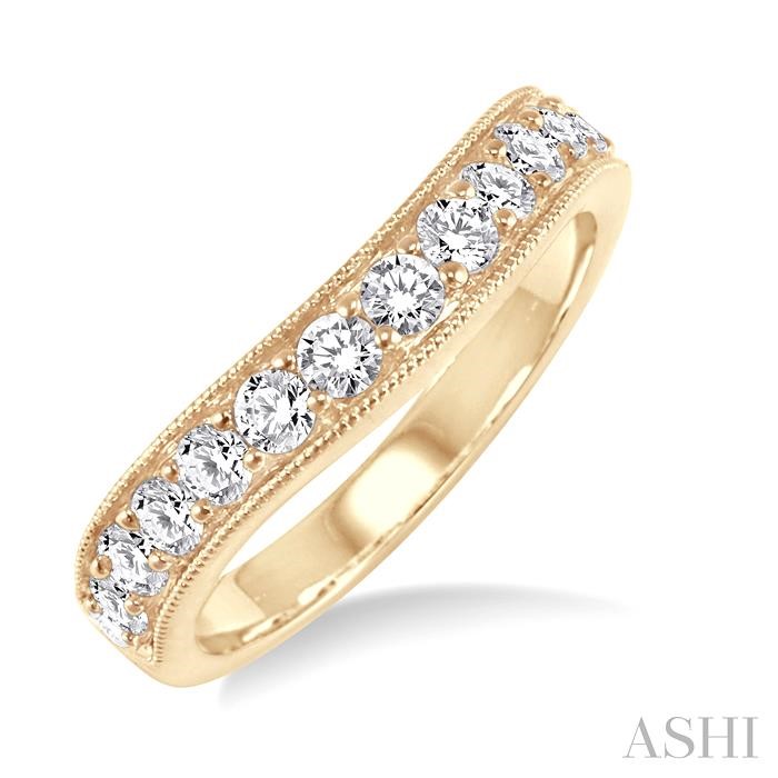 DIAMOND CURVED WEDDING BAND
