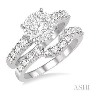 ROUND SHAPE LOVEBRIGHT DIAMOND WEDDING SET