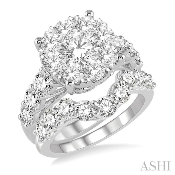 ROUND SHAPE LOVEBRIGHT DIAMOND WEDDING SET