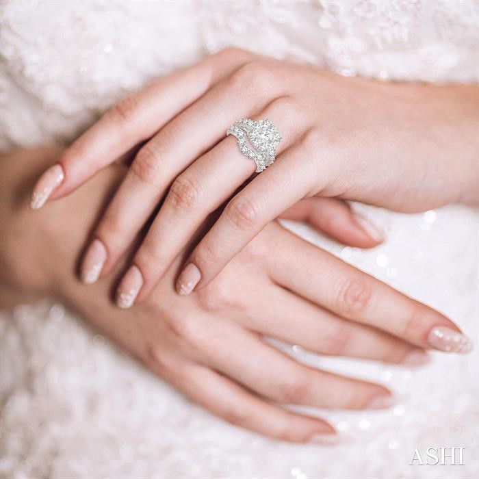 ROUND SHAPE LOVEBRIGHT DIAMOND WEDDING SET - Image 4