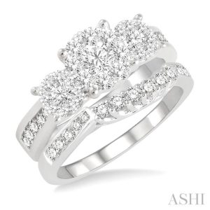 ROUND SHAPE PAST PRESENT & FUTURE LOVEBRIGHT DIAMOND WEDDING SET