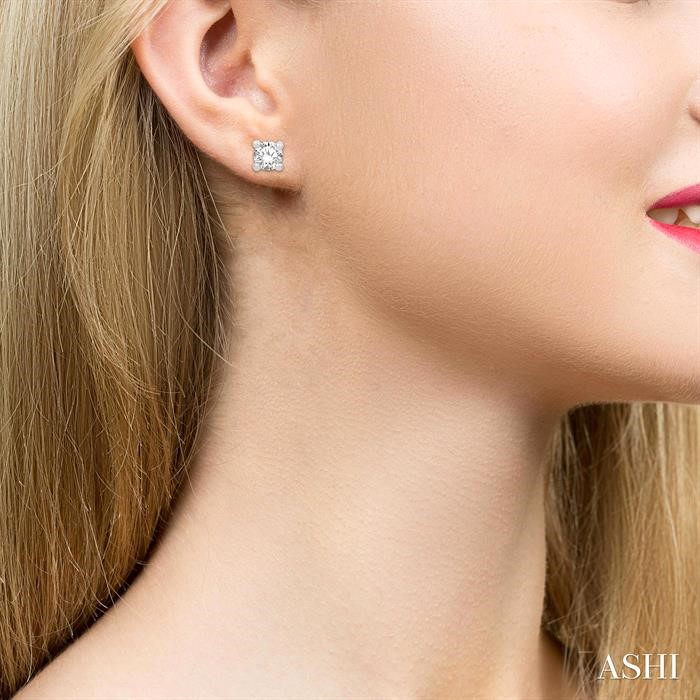 Round Shape Diamond Stud Earrings - Image 4