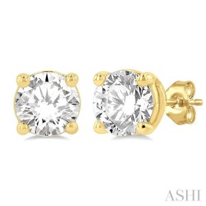 Round Shape Diamond Stud Earrings