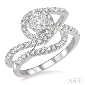 Round Shape Lovebright Diamond Wedding Set