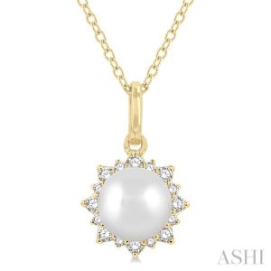 PEARL & PETITE HALO DIAMOND FASHION PENDANT