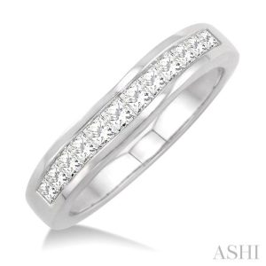 CHANNEL SET CURVED DIAMOND WEDDING BAND