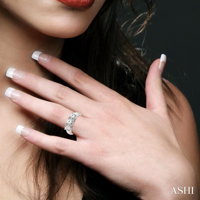 PAST PRESENT & FUTURE DIAMOND RING - Image 4