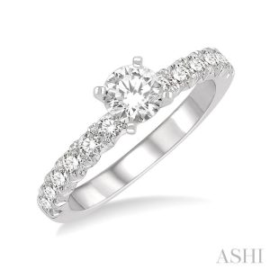 DIAMOND CURVED WEDDING BAND