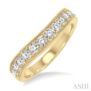 DIAMOND CURVED WEDDING BAND