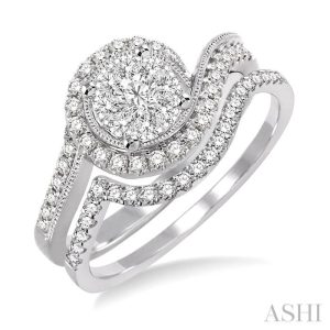 ROUND SHAPE LOVEBRIGHT HALO DIAMOND WEDDING SET