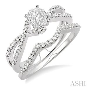 Round Shape Lovebright Diamond Wedding Set