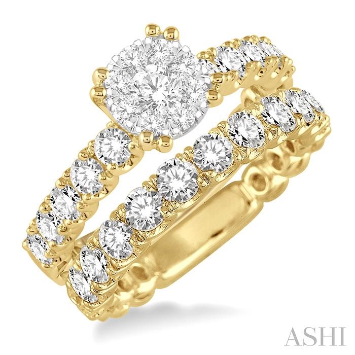Round Shape Lovebright Diamond Wedding Set