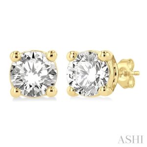 Round Shape Diamond Stud Earrings