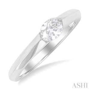 Oval Shape East-West Diamond Ring