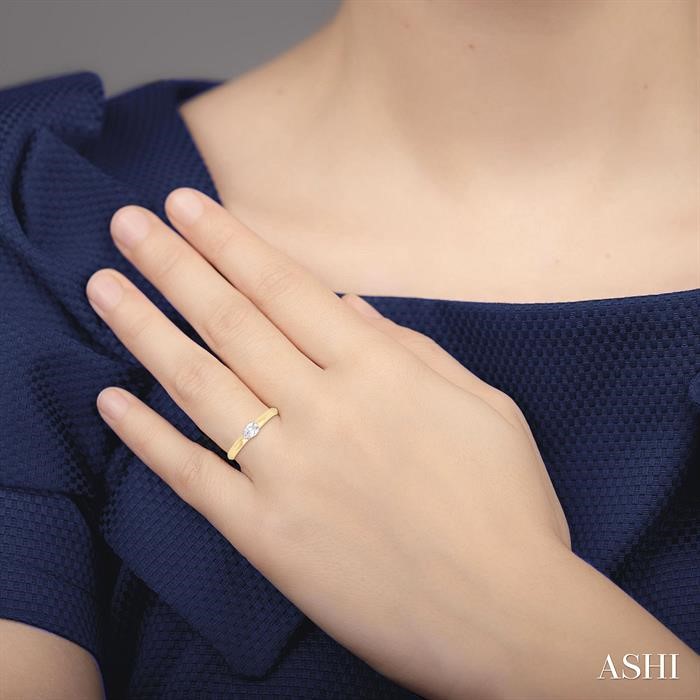 Pear Shape East-West Diamond Ring - Image 4