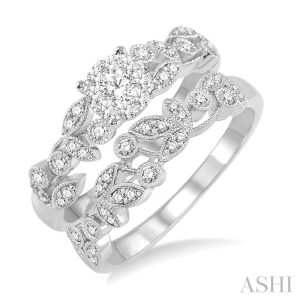 Round Shape Lovebright Diamond Wedding Set