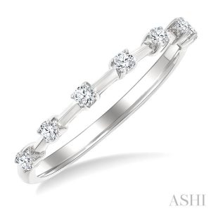 Floating Diamond Fashion Band